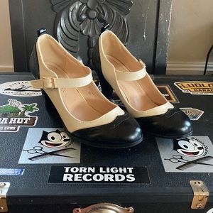 Wingtip Mary Janes barely worn